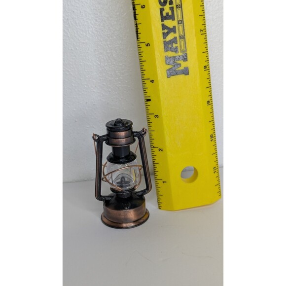 Miniature Hurricane Lantern Die Cast Metal Collectible Pencil Sharpener - Picture 5 of 6